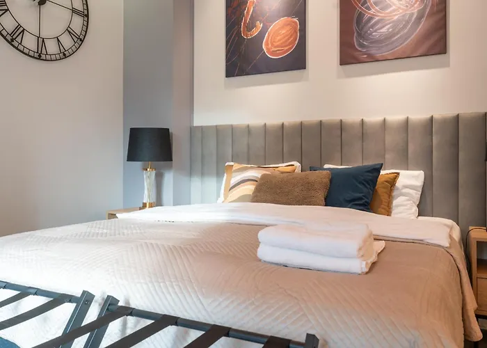 By Bookinghost גליביצ'ה