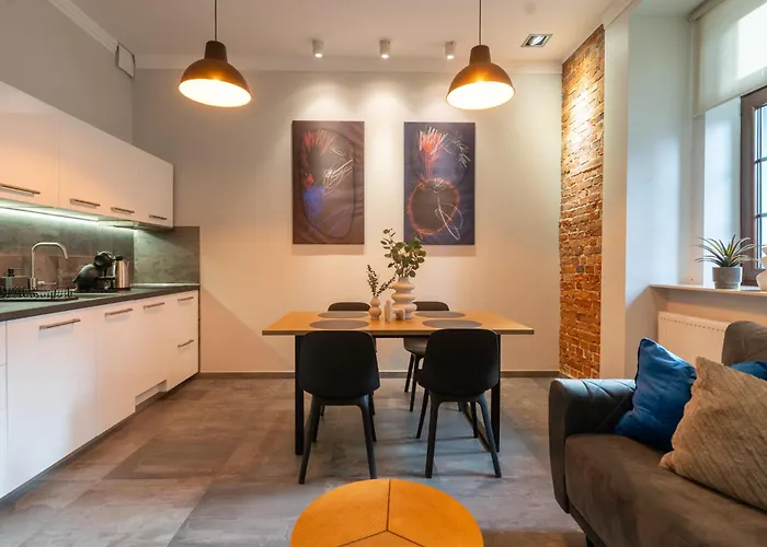 By Bookinghost גליביצ'ה